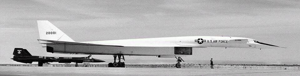 A-12 and XB-70.jpg